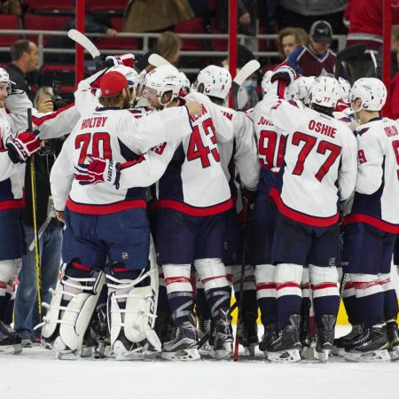 NHL: Pittsburgh premagal Philadelphio, Colorado dosegel osem golov