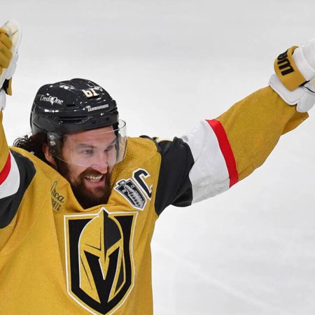 NHL: Hat-tricki Tkačaka, Marčenka, Baldija in Stonea, zmage Floride in Vegasa