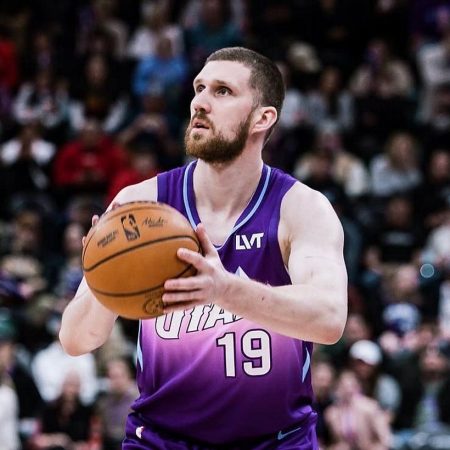 Utah s Svjatoslavom Mykhailiukom premagal San Antonio v predsezonski tekmi lige NBA