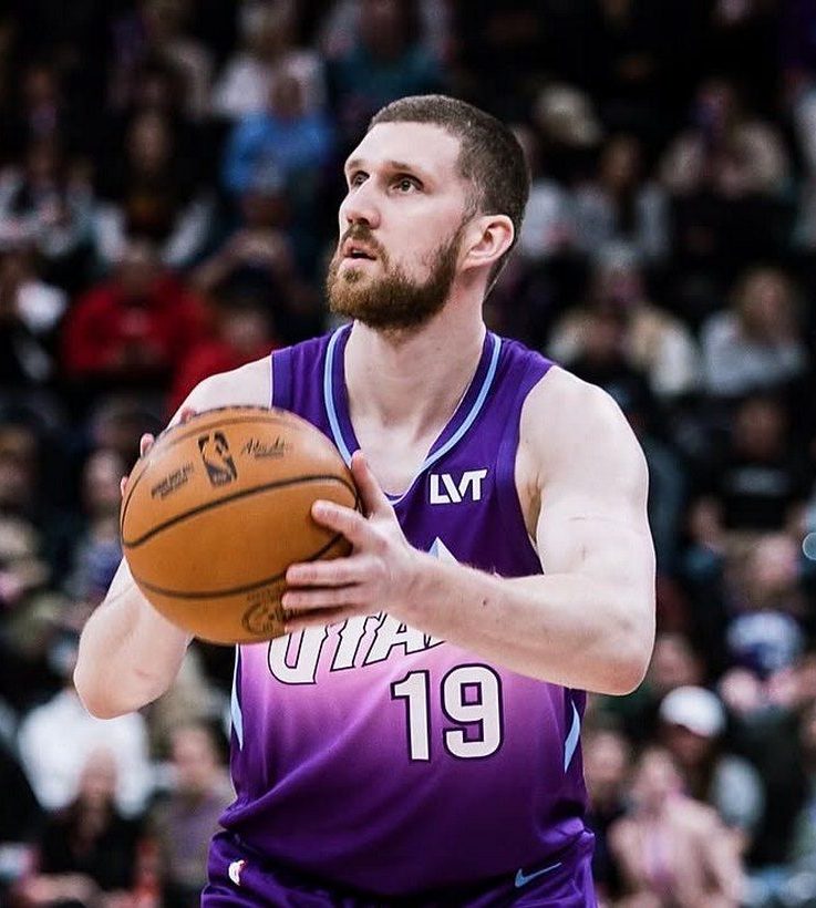 Utah s Svjatoslavom Mykhailiukom premagal San Antonio v predsezonski tekmi lige NBA
