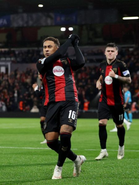 Bournemouth premagal Milan s 3:0: Meignan je zaradi agresivnega vedenja prejel rdeči karton