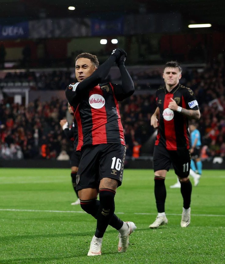 Bournemouth premagal Milan s 3:0: Meignan je zaradi agresivnega vedenja prejel rdeči karton